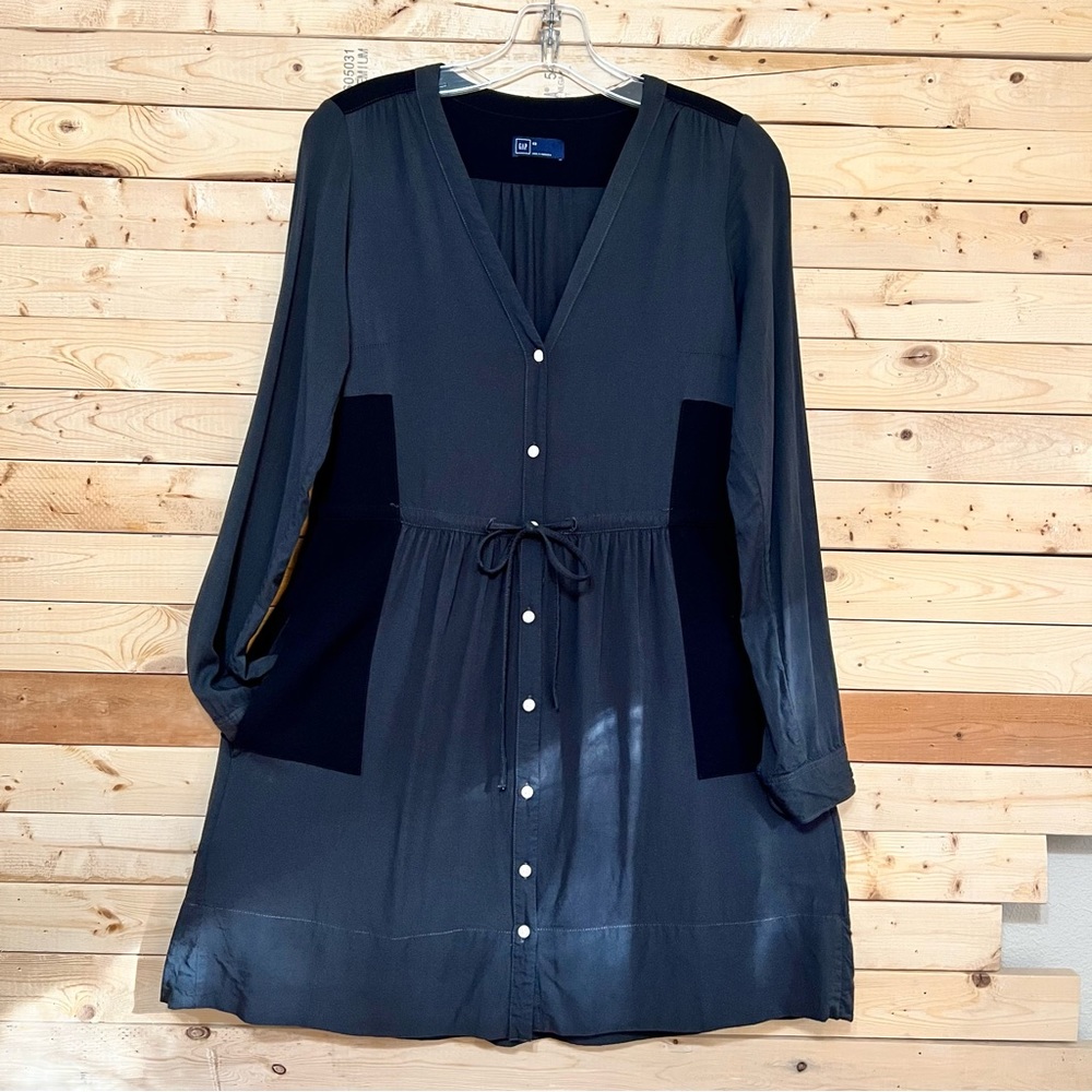 Gap Women’s Gray Black Long sleeve Vneck Button down shirt dress Junior size 2